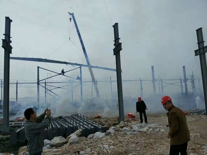 1691040481206735.jpg 2017.2.19二百畝廠房封頂.jpg